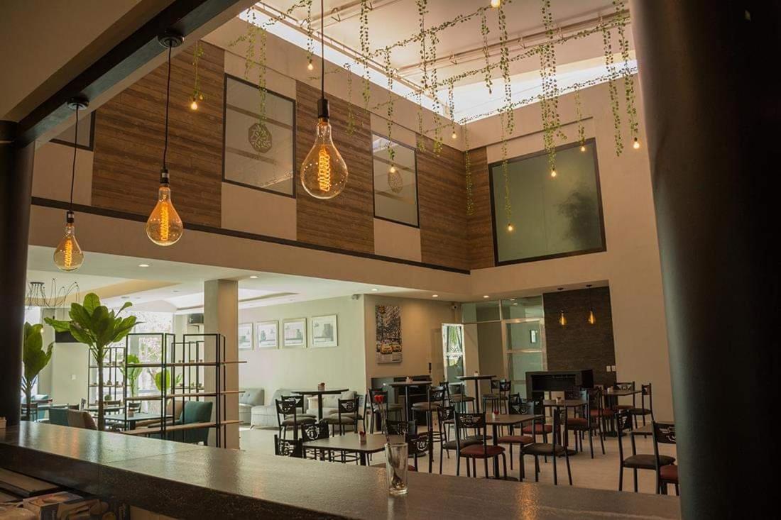 Hotel Siena Penjamo Bagian luar foto