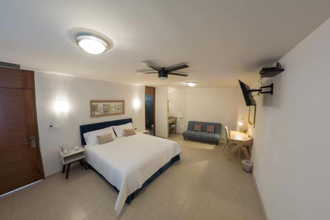 Hotel Siena Penjamo Bagian luar foto