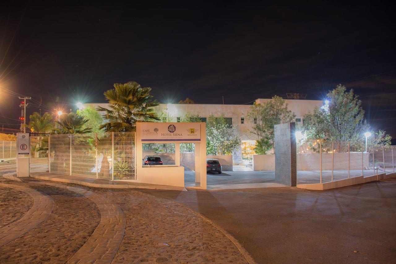 Hotel Siena Penjamo Bagian luar foto